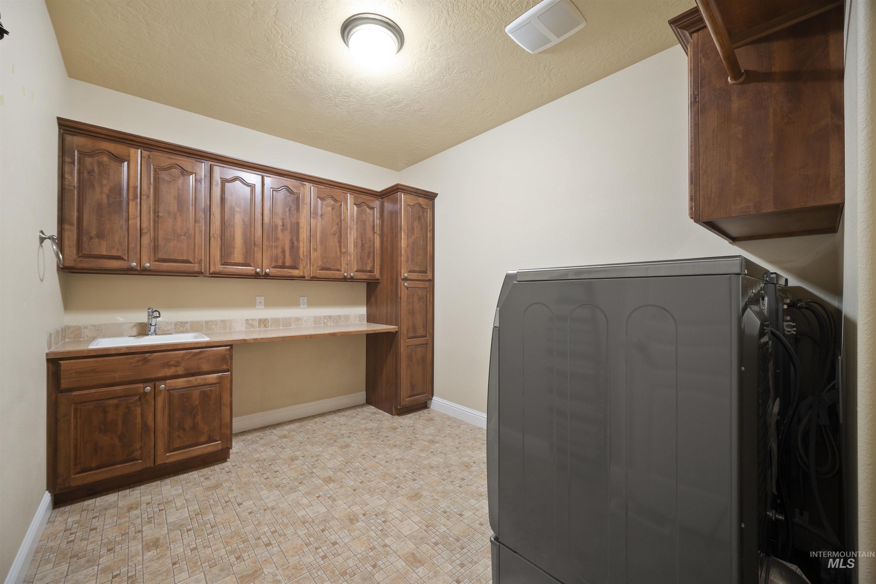 2698 W Torana Dr, Meridian, Idaho 83646, 4 Bedrooms, 3.5 Bathrooms, Residential For Sale, Price $925,000,MLS 98982398