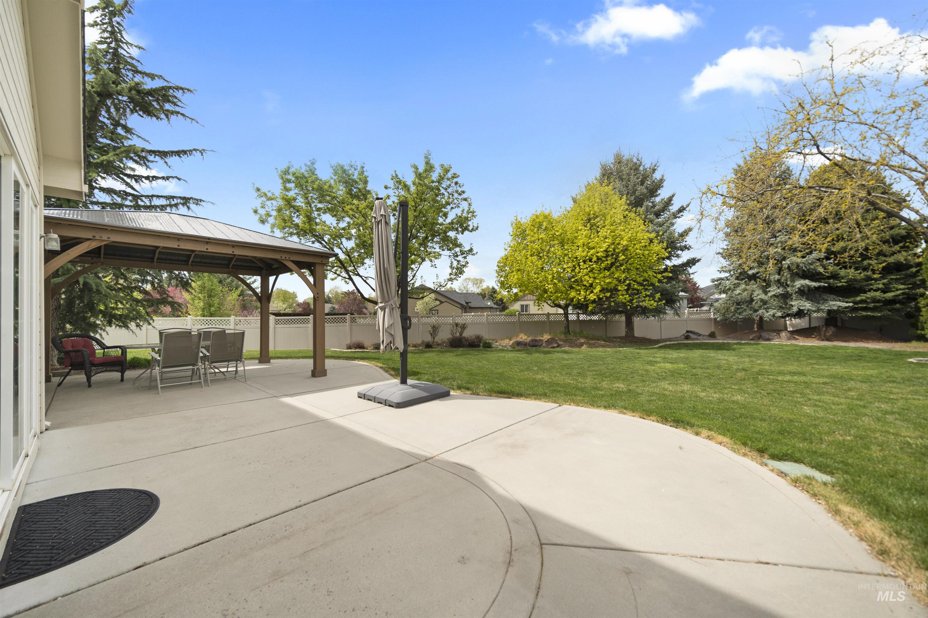 2698 W Torana Dr, Meridian, Idaho 83646, 4 Bedrooms, 3.5 Bathrooms, Residential For Sale, Price $925,000,MLS 98982398