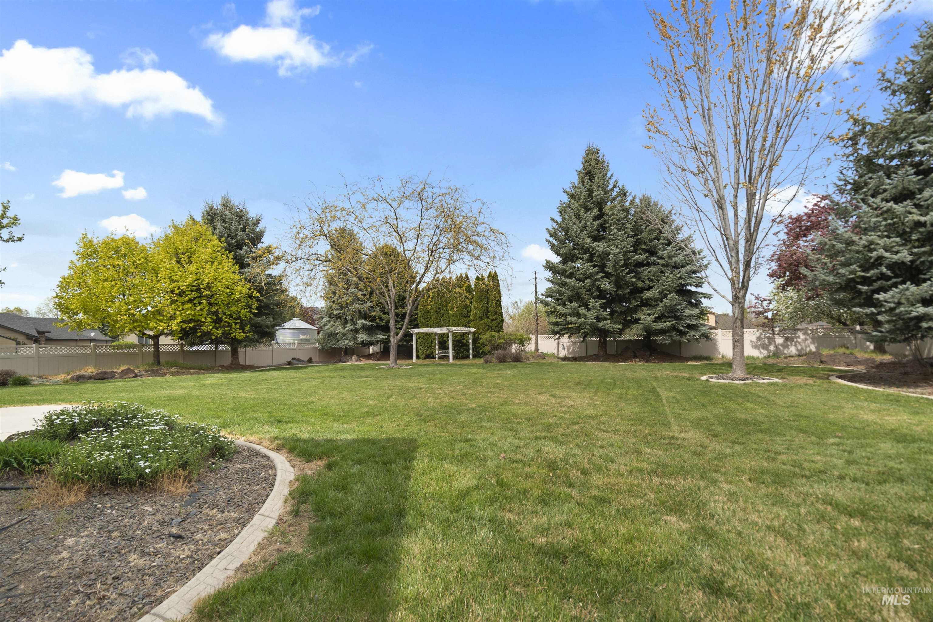 2698 W Torana Dr, Meridian, Idaho 83646, 4 Bedrooms, 3.5 Bathrooms, Residential For Sale, Price $925,000,MLS 98982398