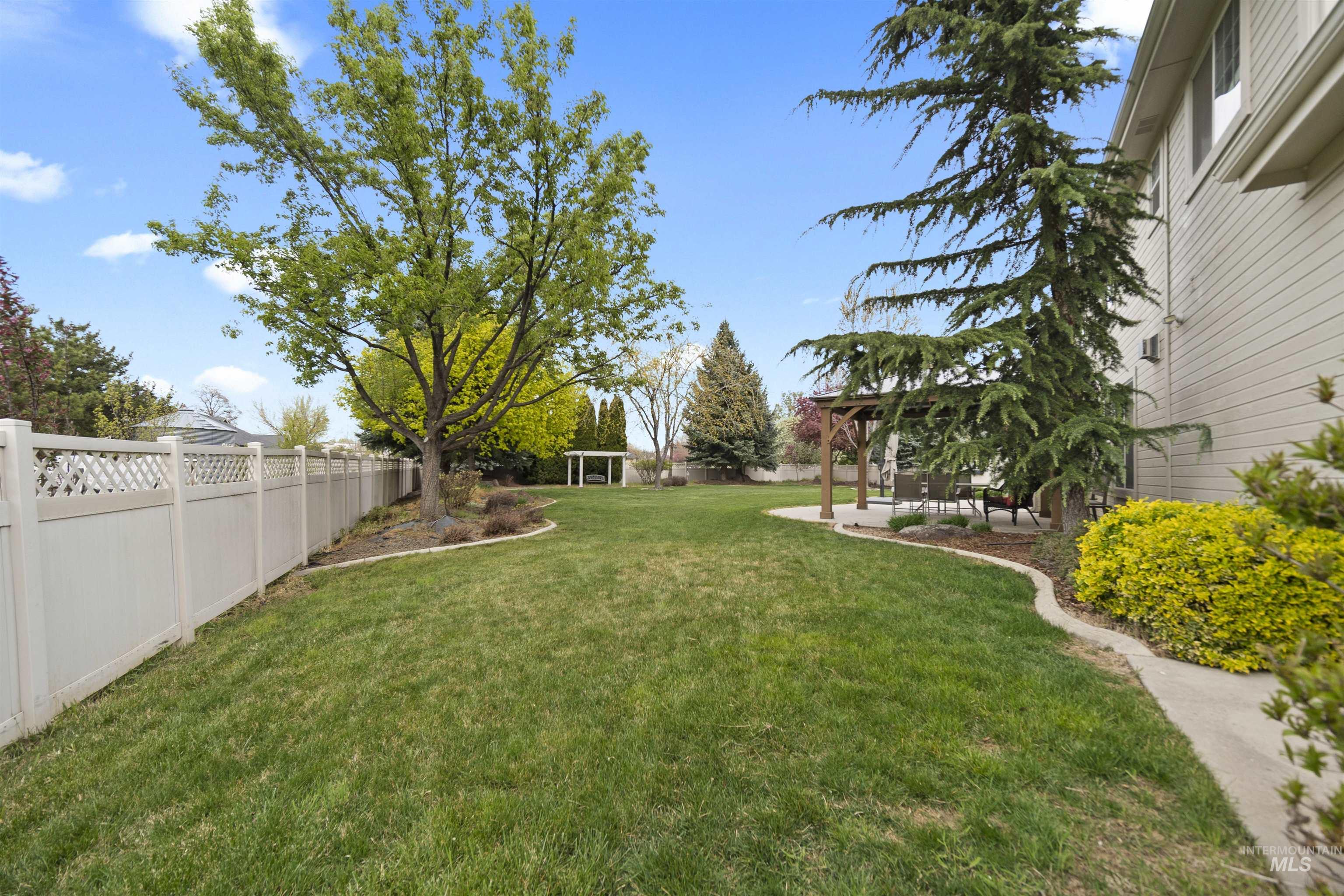 2698 W Torana Dr, Meridian, Idaho 83646, 4 Bedrooms, 3.5 Bathrooms, Residential For Sale, Price $925,000,MLS 98982398