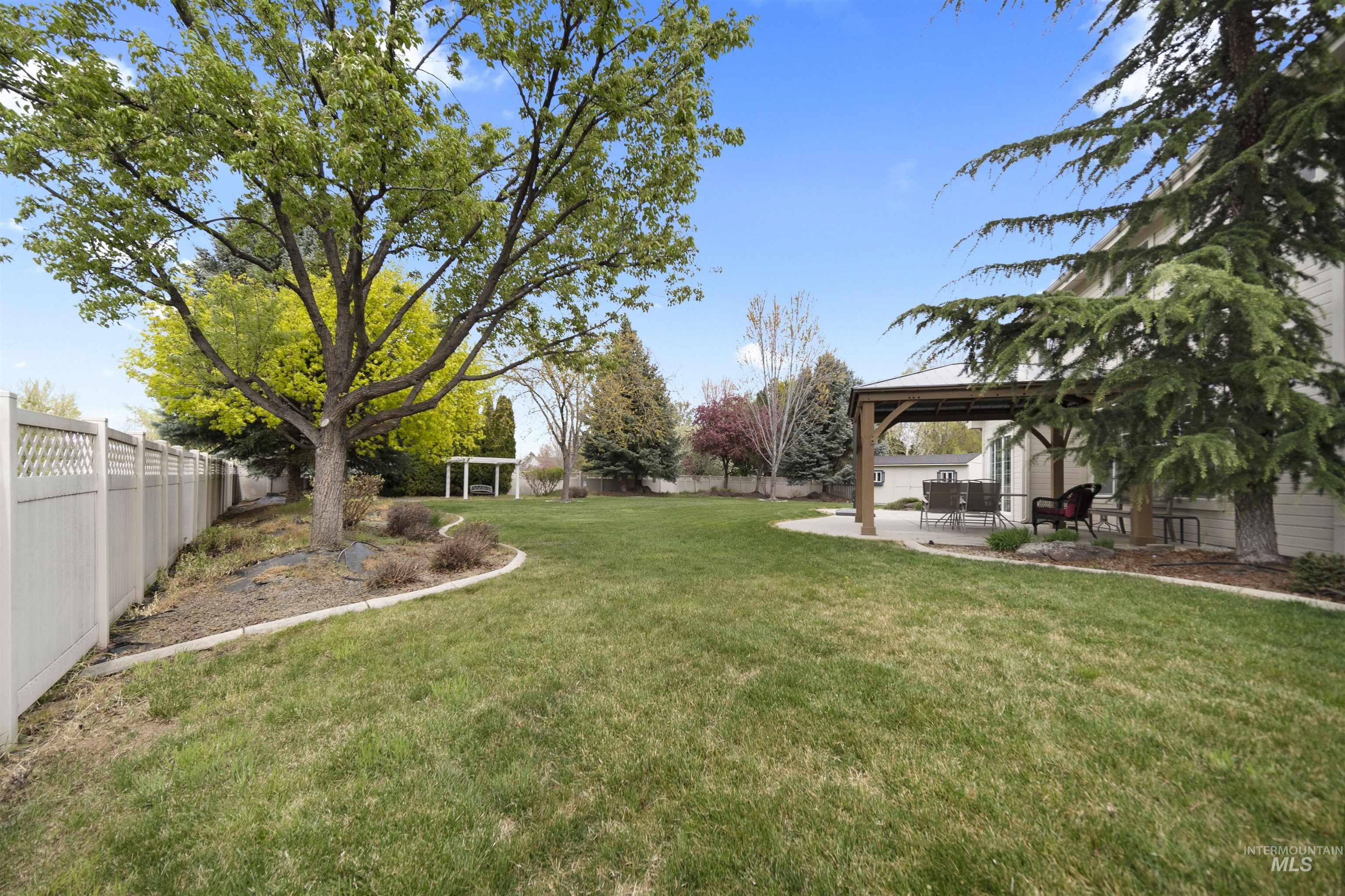 2698 W Torana Dr, Meridian, Idaho 83646, 4 Bedrooms, 3.5 Bathrooms, Residential For Sale, Price $925,000,MLS 98982398