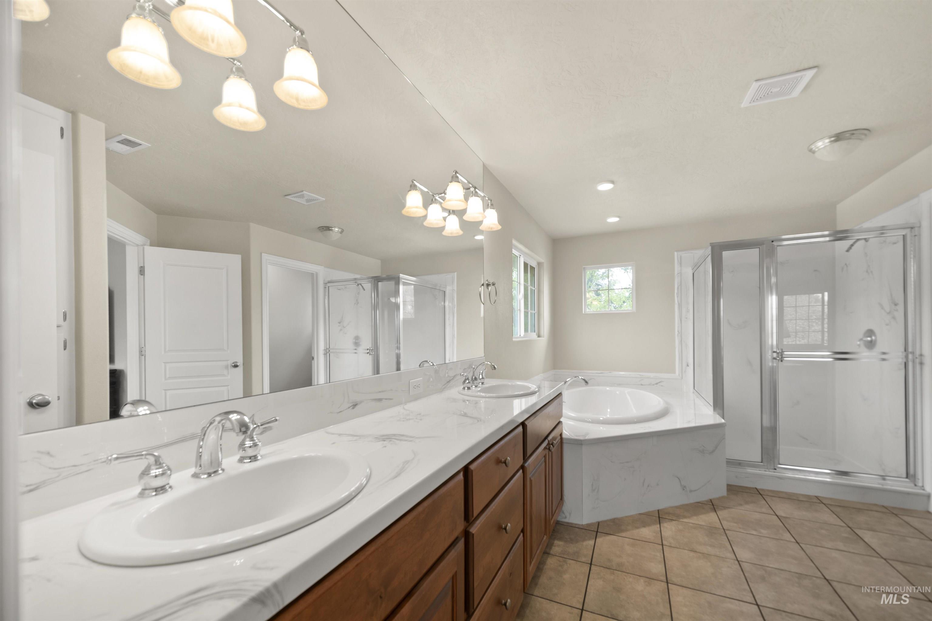 2698 W Torana Dr, Meridian, Idaho 83646, 4 Bedrooms, 3.5 Bathrooms, Residential For Sale, Price $925,000,MLS 98982398