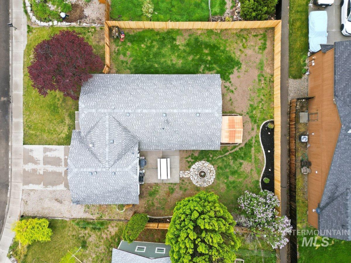 3308 Robinhood Loop, Nampa, Idaho 83687, 3 Bedrooms, 2 Bathrooms, Residential For Sale, Price $350,000, 98982400