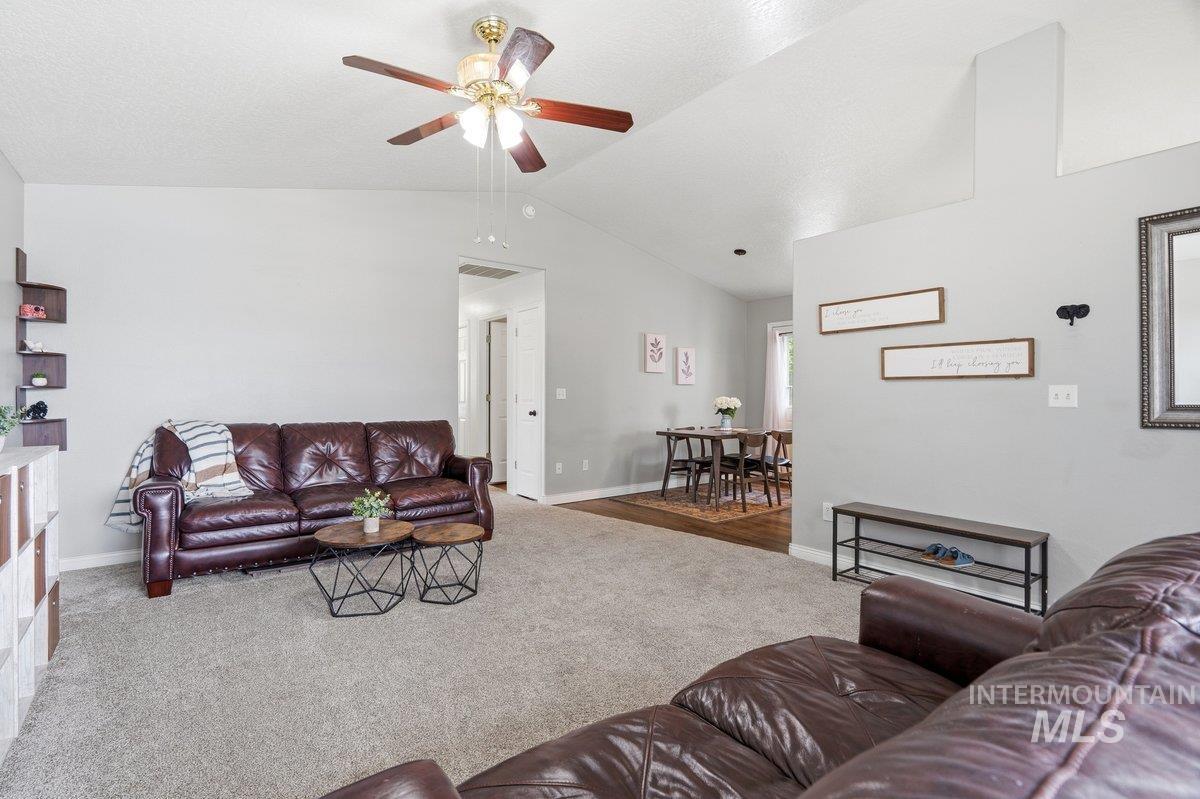 3308 Robinhood Loop, Nampa, Idaho 83687, 3 Bedrooms, 2 Bathrooms, Residential For Sale, Price $350,000, 98982400