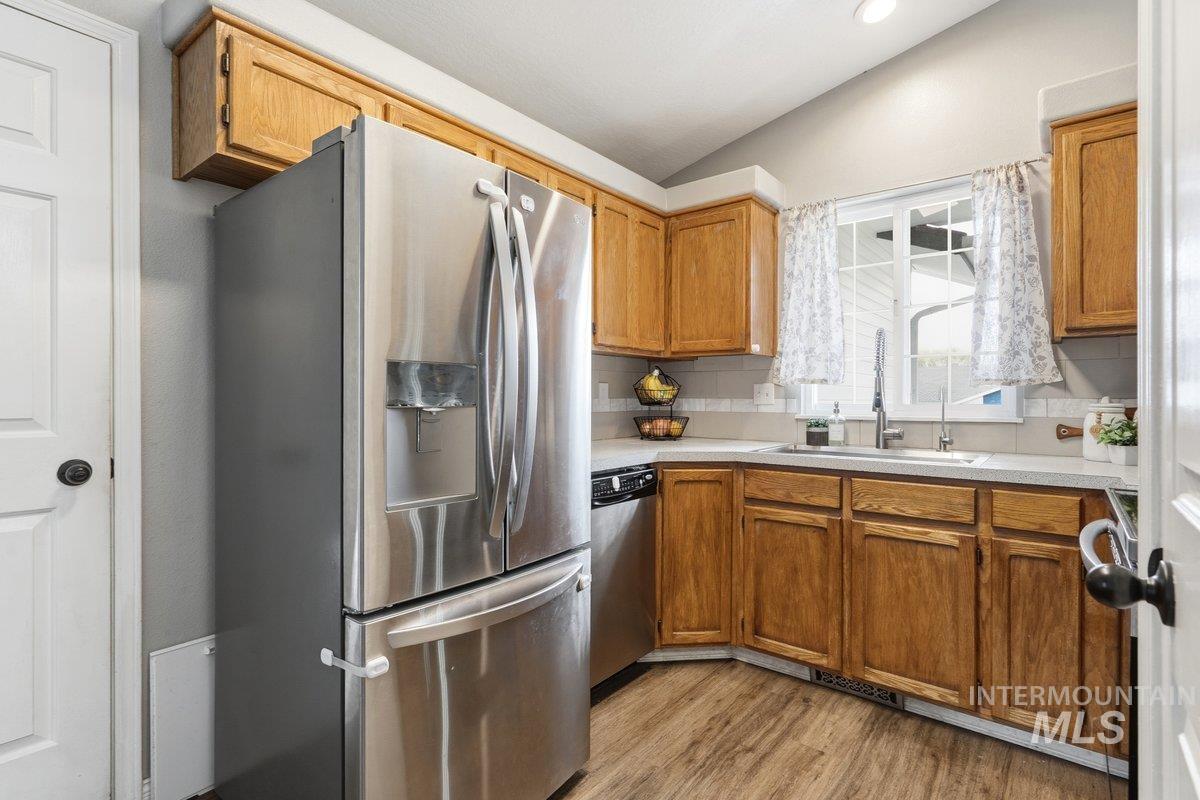 3308 Robinhood Loop, Nampa, Idaho 83687, 3 Bedrooms, 2 Bathrooms, Residential For Sale, Price $350,000, 98982400