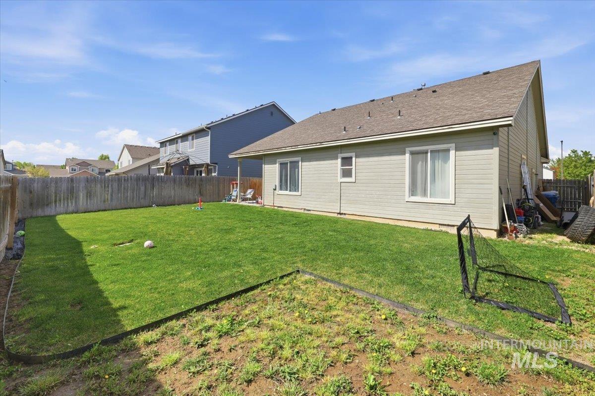 18412 Spicebush Ave, Nampa, Idaho 83687, 3 Bedrooms, 2 Bathrooms, Residential For Sale, Price $374,990,MLS 98982401