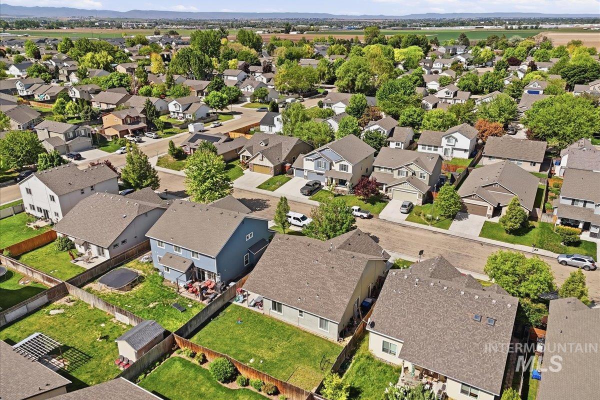 18412 Spicebush Ave, Nampa, Idaho 83687, 3 Bedrooms, 2 Bathrooms, Residential For Sale, Price $374,990,MLS 98982401