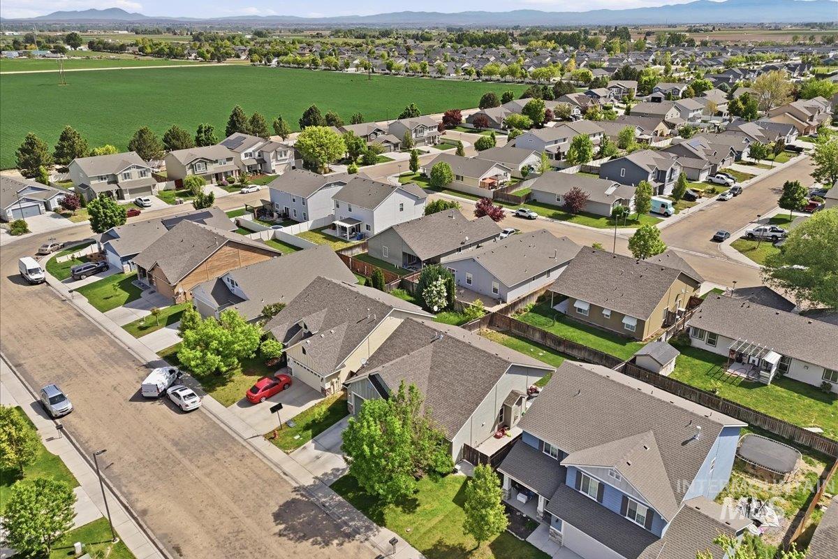 18412 Spicebush Ave, Nampa, Idaho 83687, 3 Bedrooms, 2 Bathrooms, Residential For Sale, Price $374,990,MLS 98982401