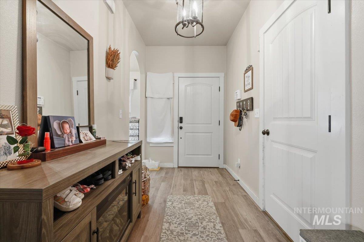 18412 Spicebush Ave, Nampa, Idaho 83687, 3 Bedrooms, 2 Bathrooms, Residential For Sale, Price $374,990,MLS 98982401