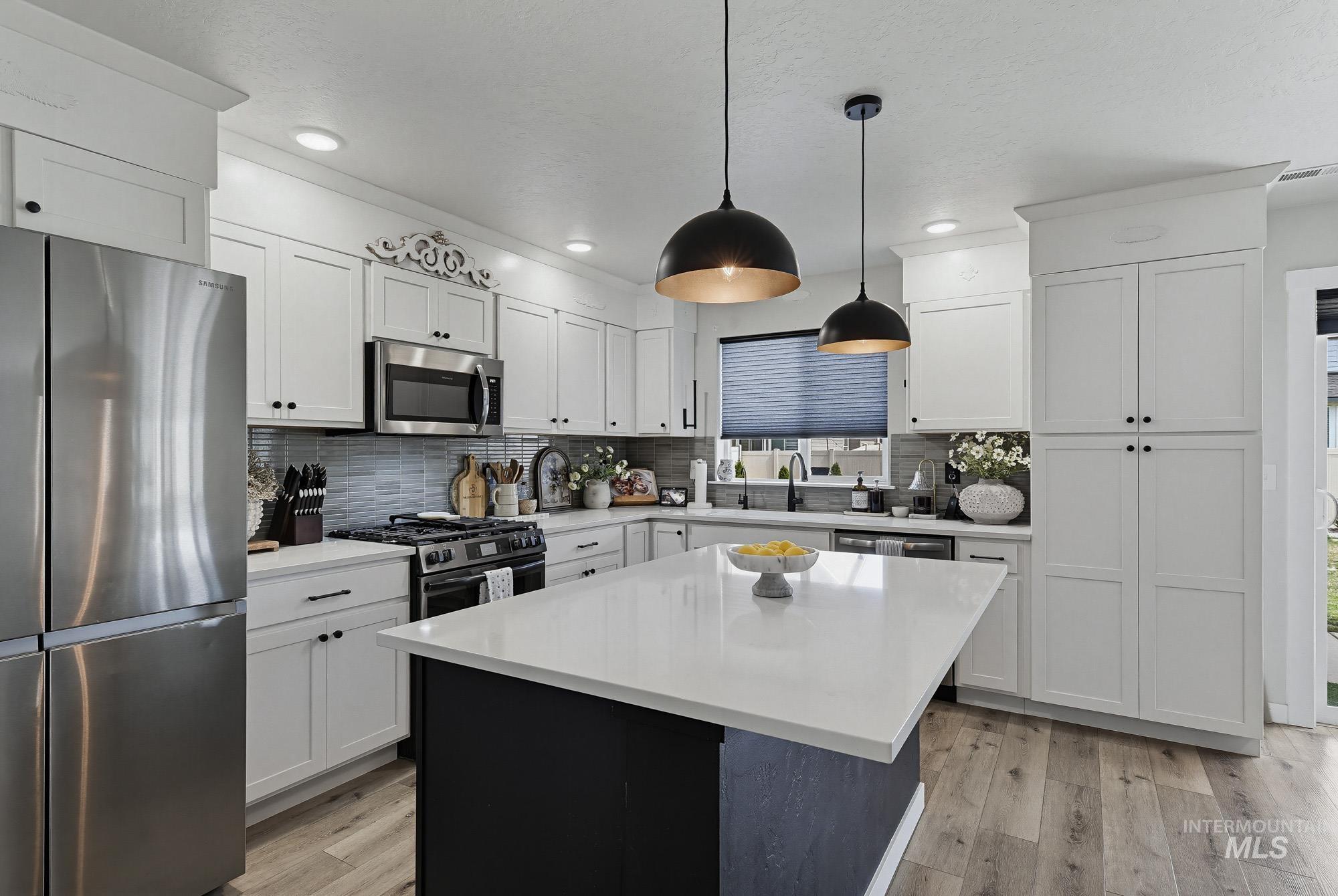 13588 S Woodwind Ave, Nampa, Idaho 83651, 5 Bedrooms, 2.5 Bathrooms, Residential For Sale, Price $525,000,MLS 98982405