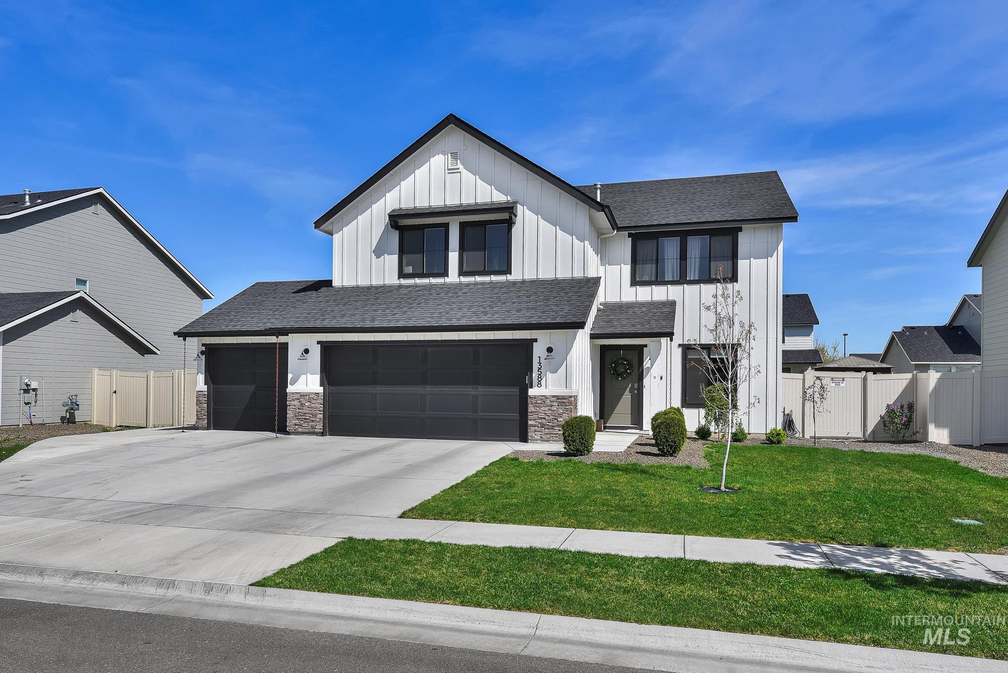 13588 S Woodwind Ave, Nampa, Idaho 83651, 5 Bedrooms, 2.5 Bathrooms, Residential For Sale, Price $525,000,MLS 98982405