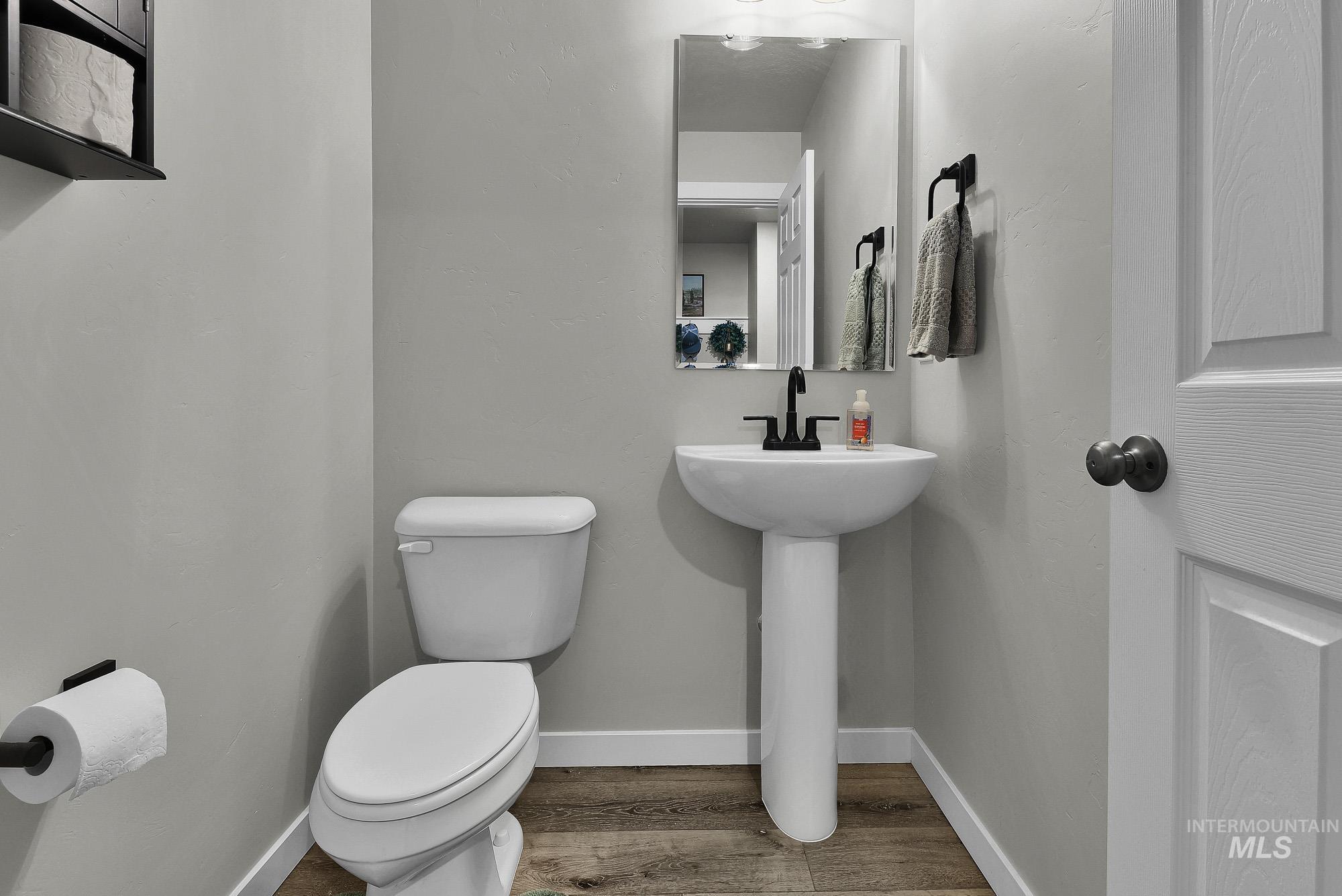 13588 S Woodwind Ave, Nampa, Idaho 83651, 5 Bedrooms, 2.5 Bathrooms, Residential For Sale, Price $525,000,MLS 98982405