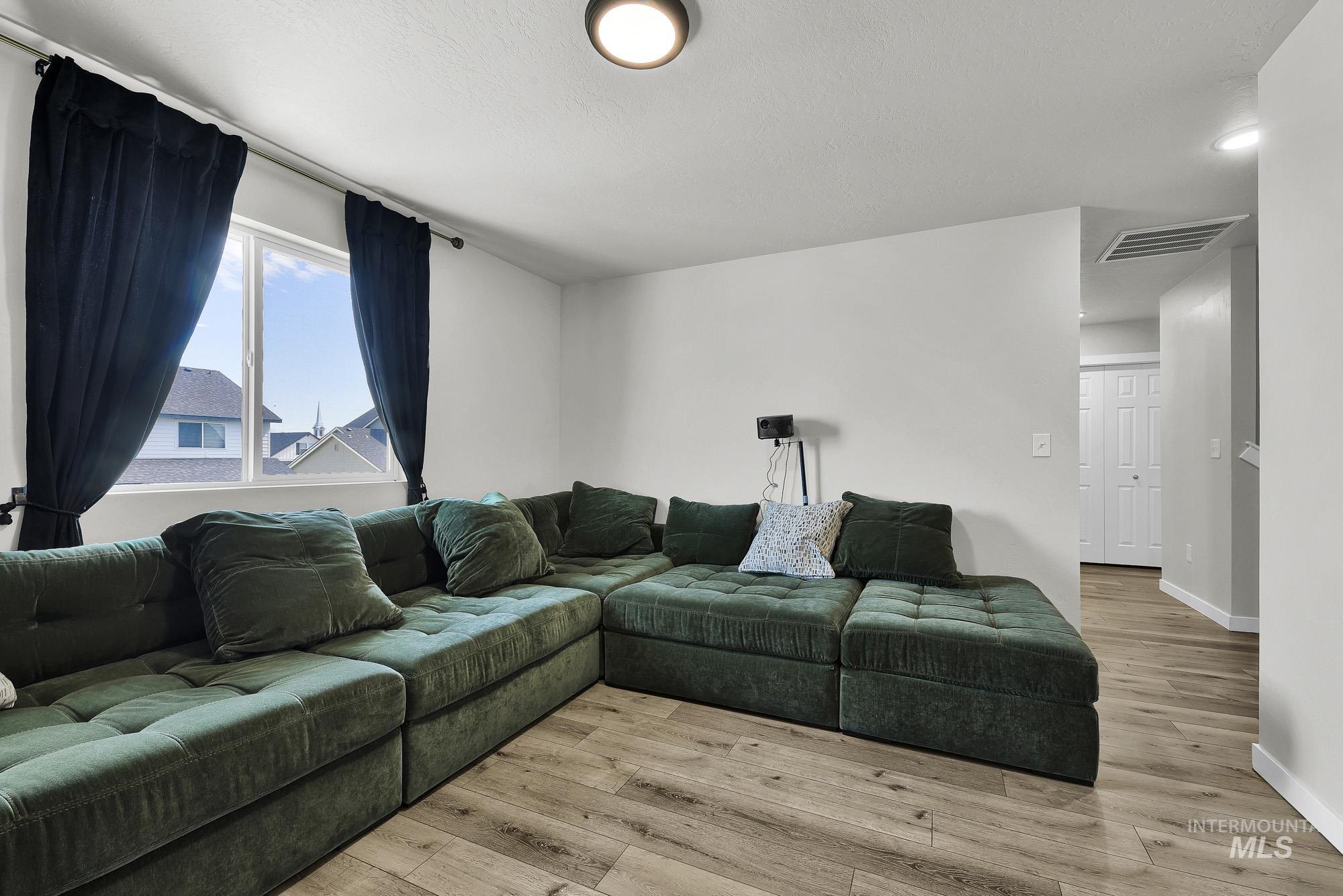 13588 S Woodwind Ave, Nampa, Idaho 83651, 5 Bedrooms, 2.5 Bathrooms, Residential For Sale, Price $525,000,MLS 98982405