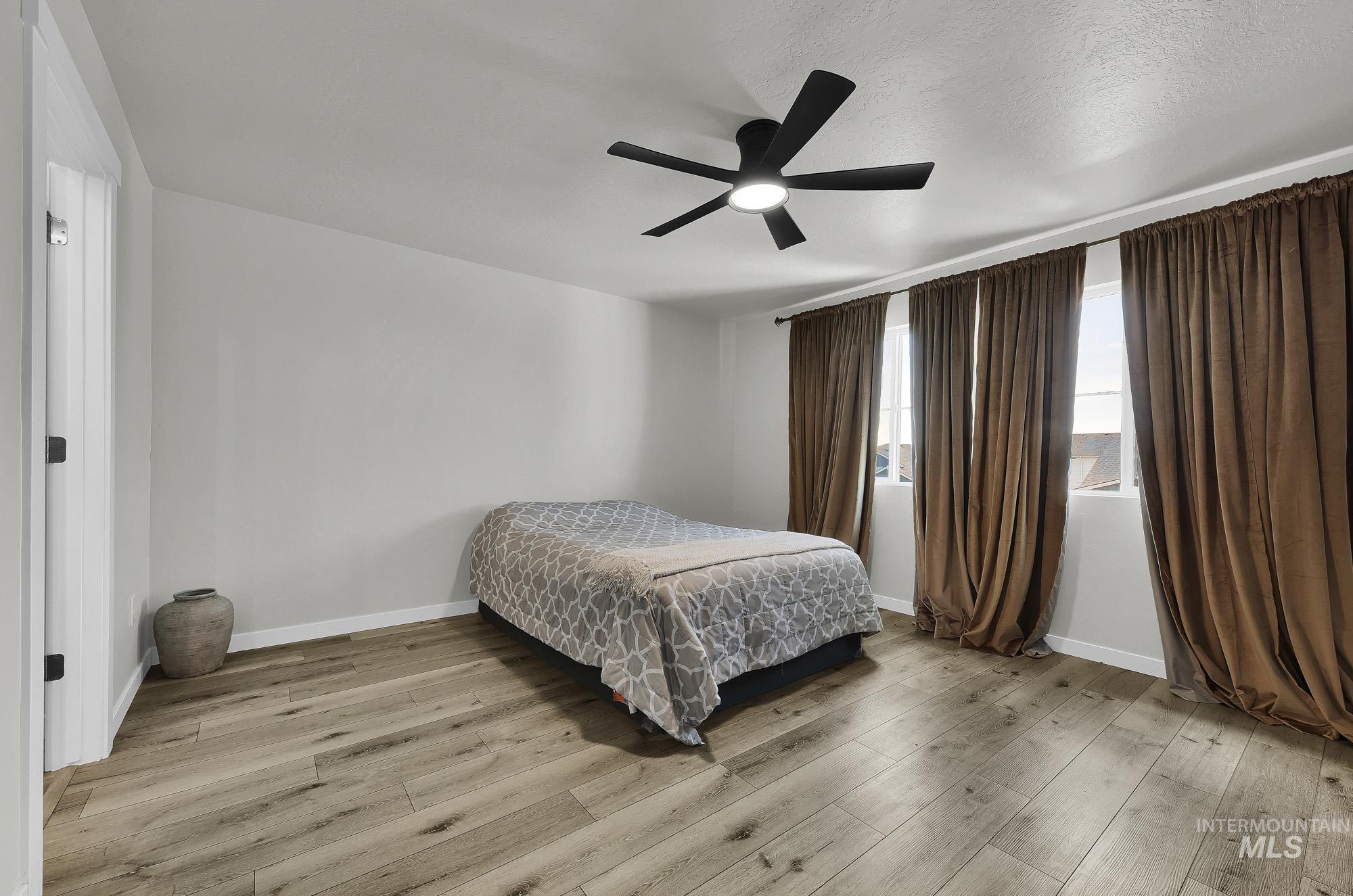 13588 S Woodwind Ave, Nampa, Idaho 83651, 5 Bedrooms, 2.5 Bathrooms, Residential For Sale, Price $525,000,MLS 98982405