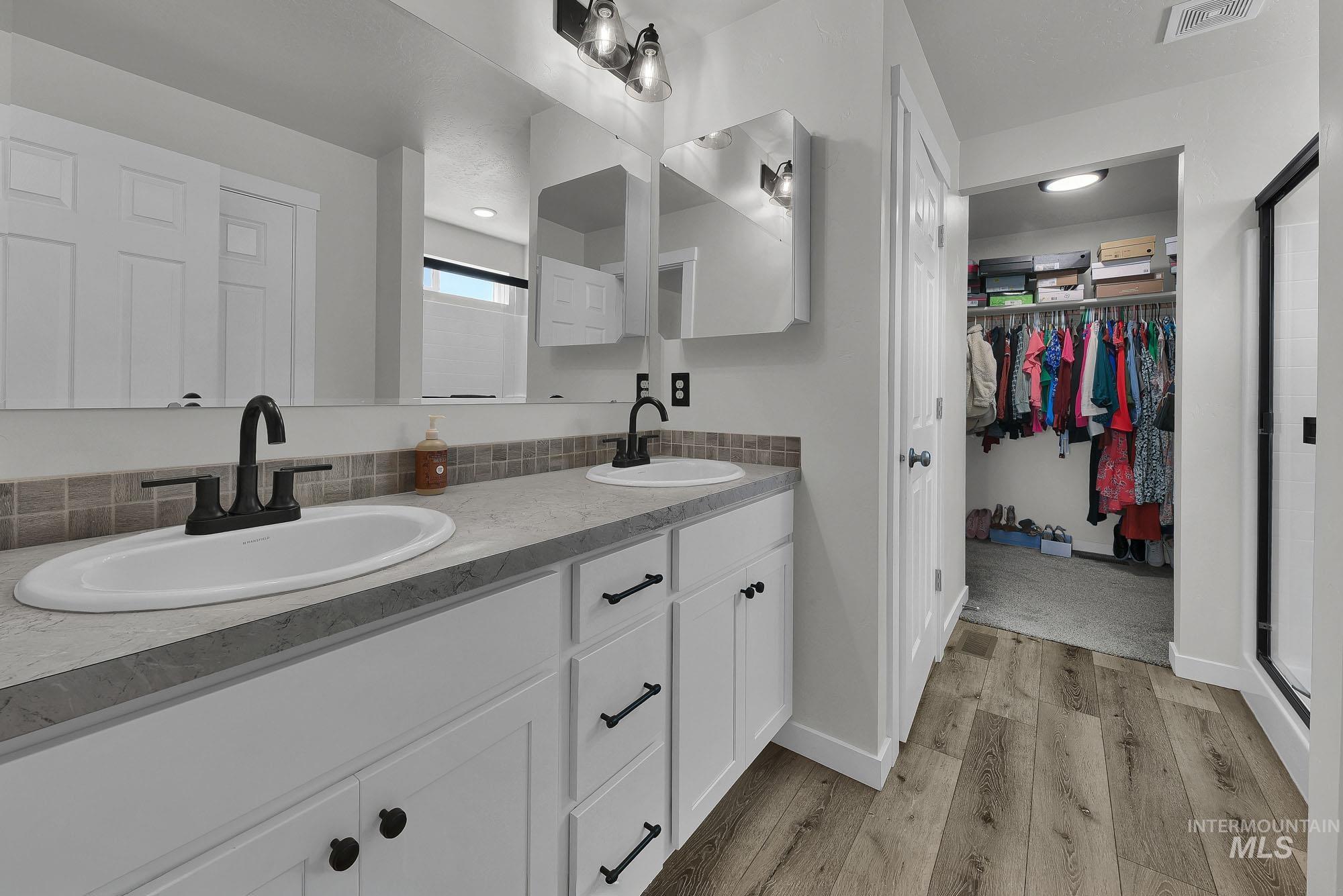 13588 S Woodwind Ave, Nampa, Idaho 83651, 5 Bedrooms, 2.5 Bathrooms, Residential For Sale, Price $525,000,MLS 98982405