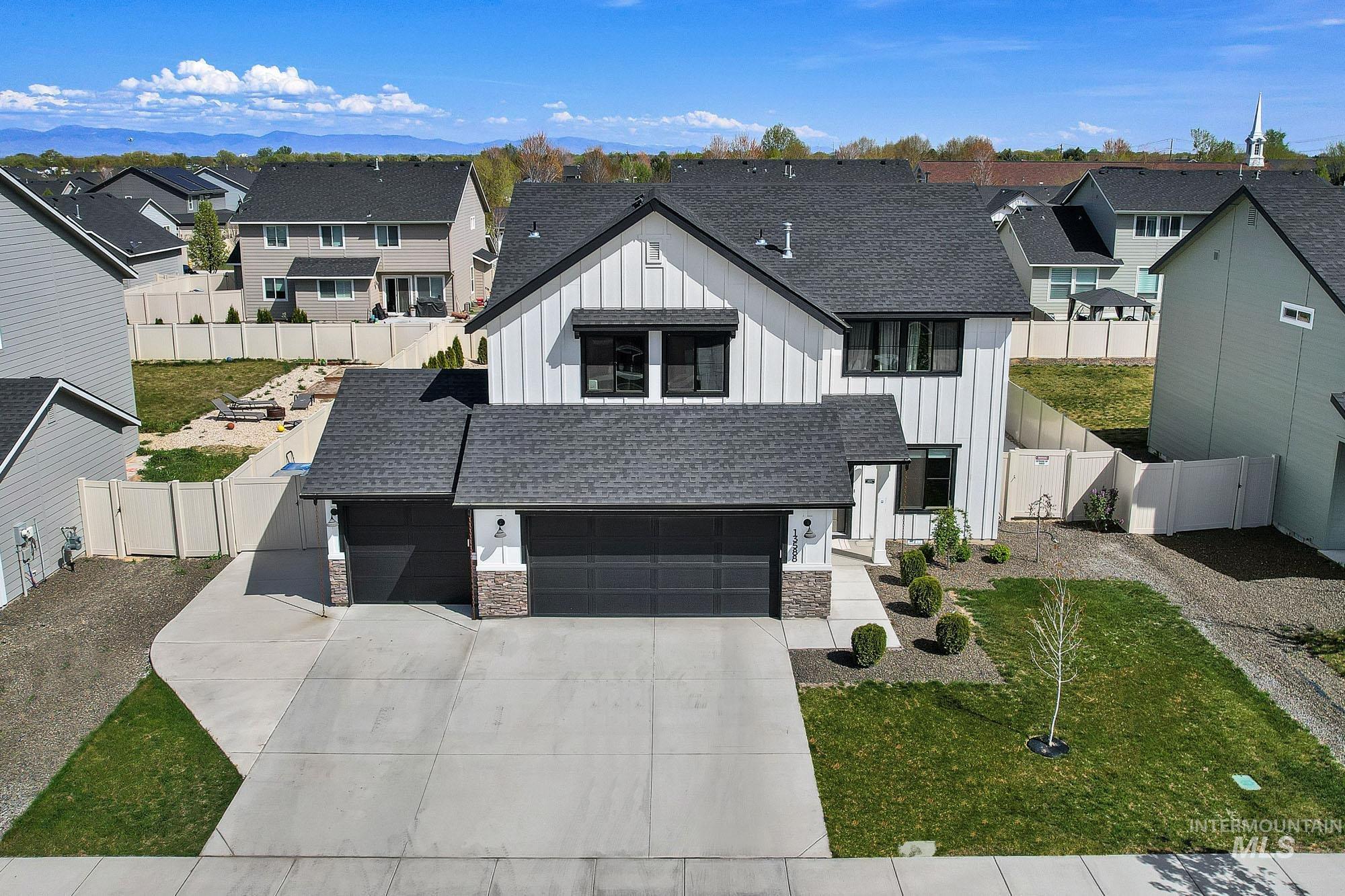 13588 S Woodwind Ave, Nampa, Idaho 83651, 5 Bedrooms, 2.5 Bathrooms, Residential For Sale, Price $525,000,MLS 98982405
