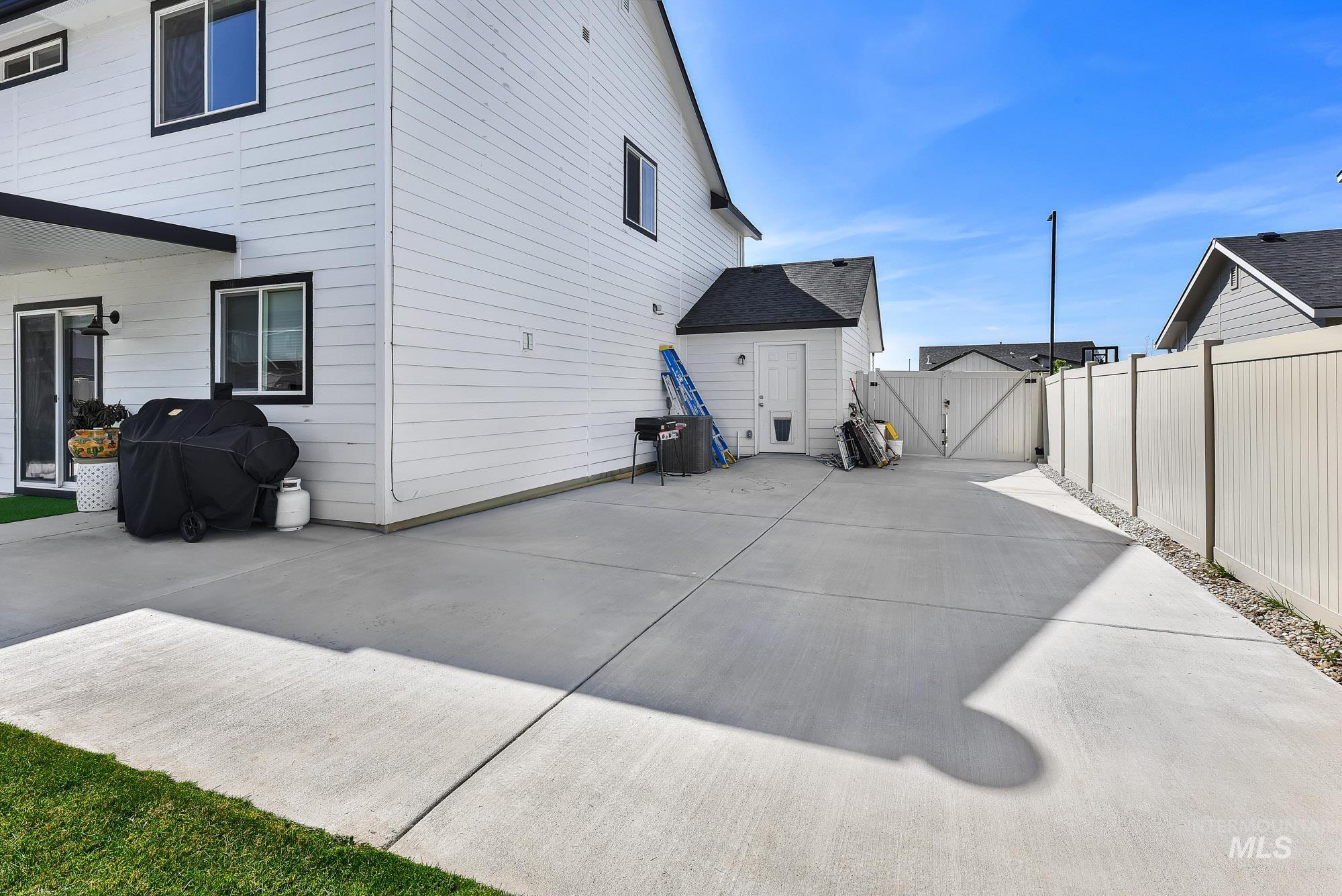 13588 S Woodwind Ave, Nampa, Idaho 83651, 5 Bedrooms, 2.5 Bathrooms, Residential For Sale, Price $525,000,MLS 98982405