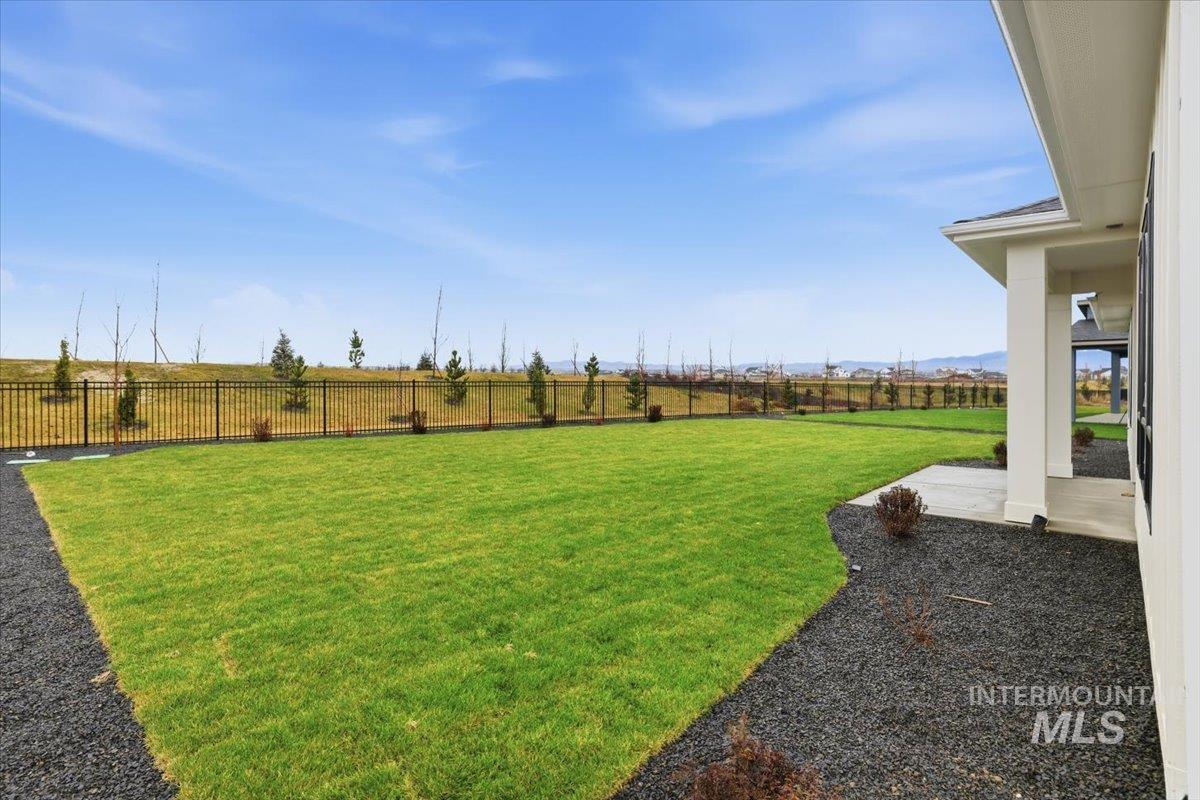7838 W Flathead Lake St, Eagle, Idaho 83616, 3 Bedrooms, 3 Bathrooms, Residential For Sale, Price $859,500,MLS 98982407