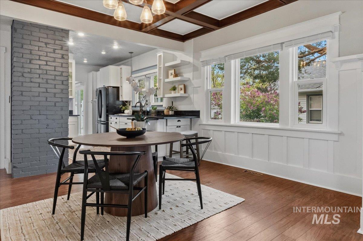 1420 Maple Avenue, Twin Falls, Idaho 83301, 3 Bedrooms, 2 Bathrooms, Residential For Sale, Price $329,900, 98982408