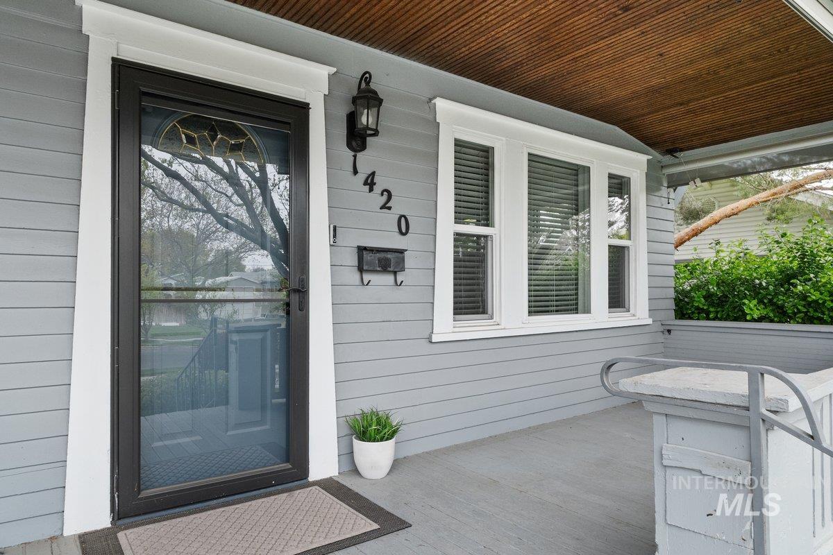 1420 Maple Avenue, Twin Falls, Idaho 83301, 3 Bedrooms, 2 Bathrooms, Residential For Sale, Price $329,900, 98982408