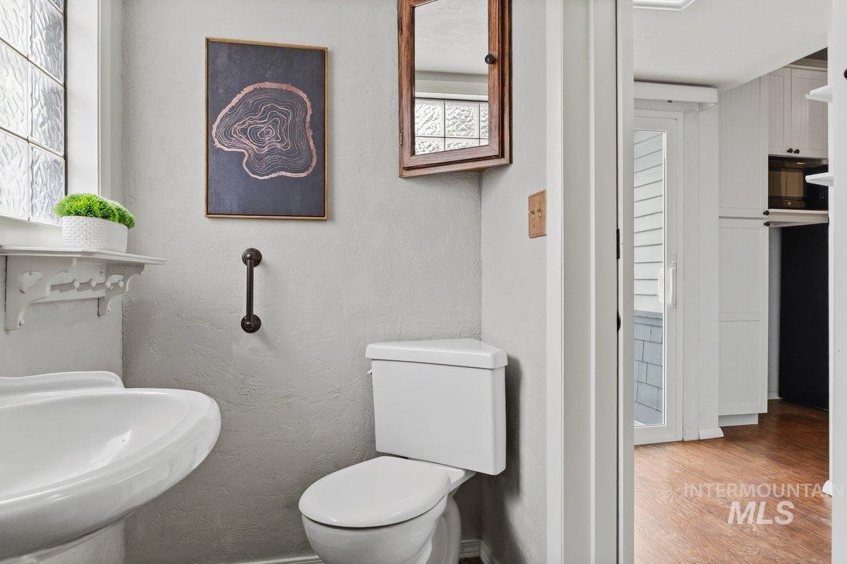 1420 Maple Avenue, Twin Falls, Idaho 83301, 3 Bedrooms, 2 Bathrooms, Residential For Sale, Price $329,900, 98982408