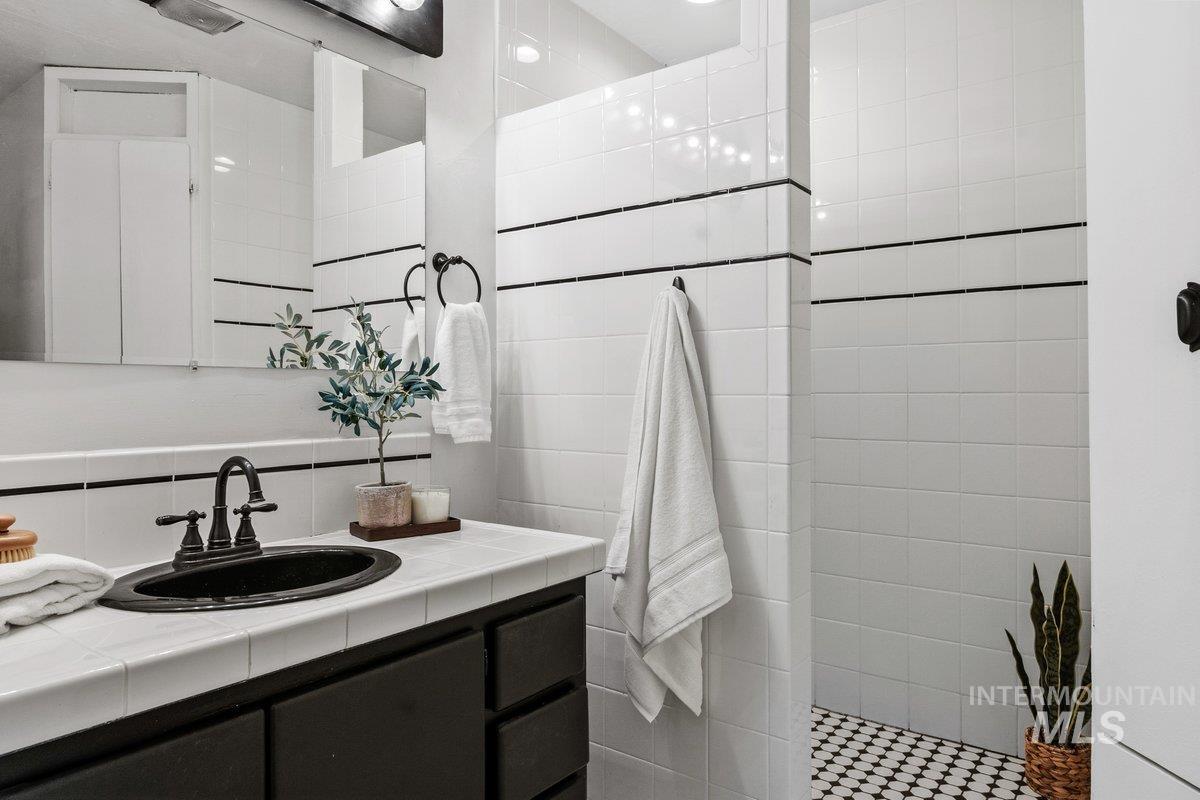 1420 Maple Avenue, Twin Falls, Idaho 83301, 3 Bedrooms, 2 Bathrooms, Residential For Sale, Price $329,900, 98982408