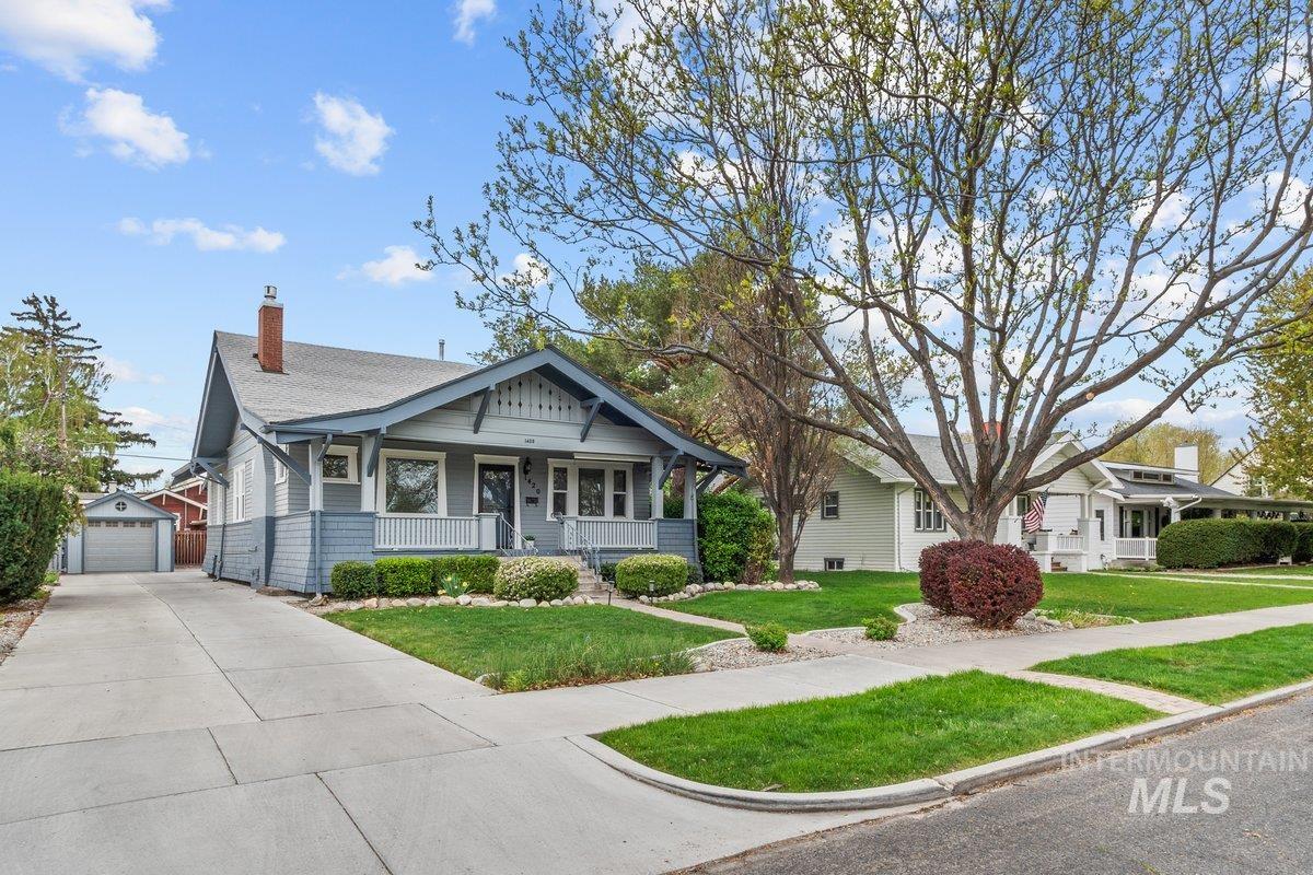 1420 Maple Avenue, Twin Falls, Idaho 83301, 3 Bedrooms, 2 Bathrooms, Residential For Sale, Price $329,900, 98982408