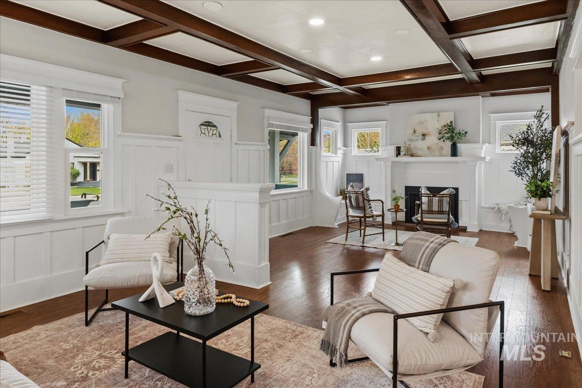 1420 Maple Avenue, Twin Falls, Idaho 83301, 3 Bedrooms, 2 Bathrooms, Residential For Sale, Price $329,900, 98982408