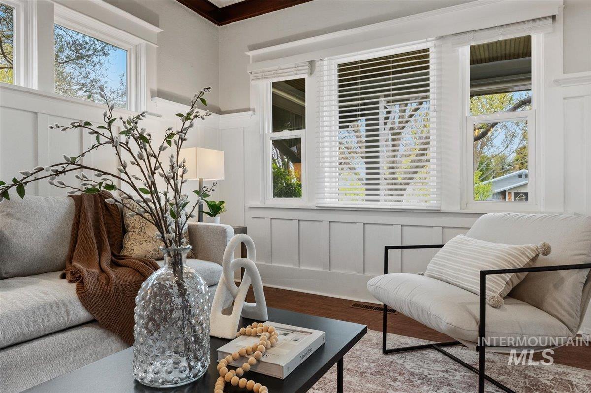 1420 Maple Avenue, Twin Falls, Idaho 83301, 3 Bedrooms, 2 Bathrooms, Residential For Sale, Price $329,900, 98982408