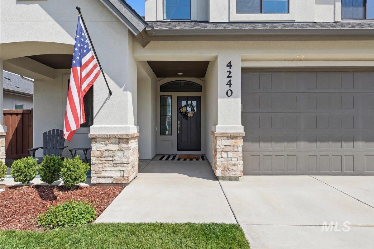 4240 W Sunny Cove, Meridian, Idaho 83646, 4 Bedrooms, 2.5 Bathrooms, Residential For Sale, Price $799,500,MLS 98982409