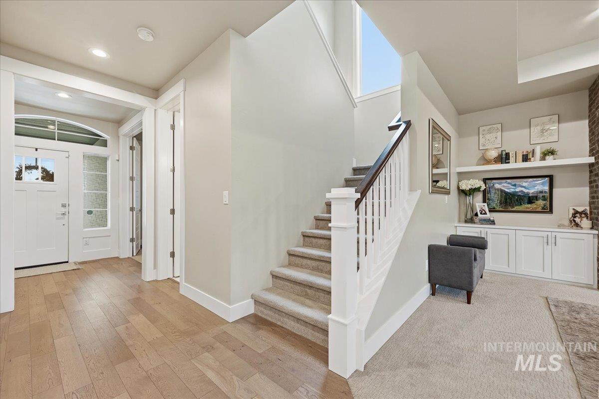 4240 W Sunny Cove, Meridian, Idaho 83646, 4 Bedrooms, 2.5 Bathrooms, Residential For Sale, Price $799,500,MLS 98982409