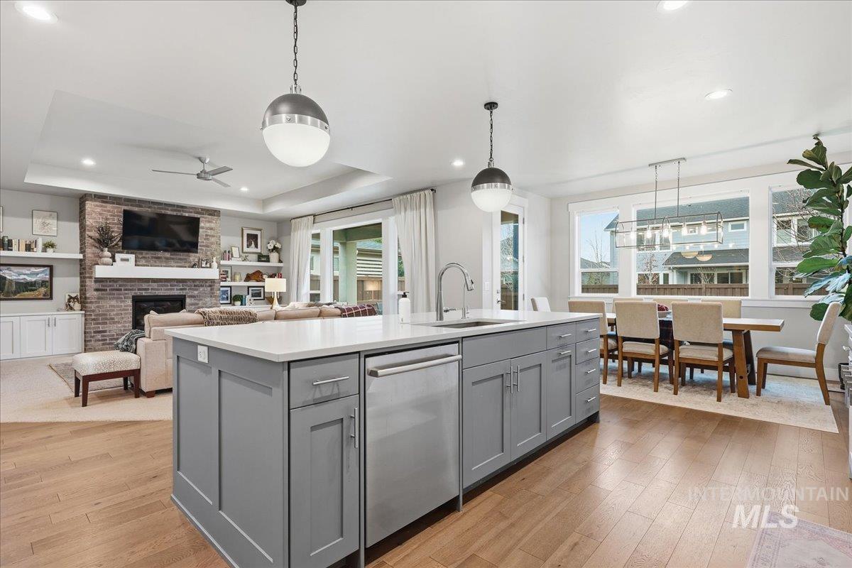 4240 W Sunny Cove, Meridian, Idaho 83646, 4 Bedrooms, 2.5 Bathrooms, Residential For Sale, Price $799,500,MLS 98982409
