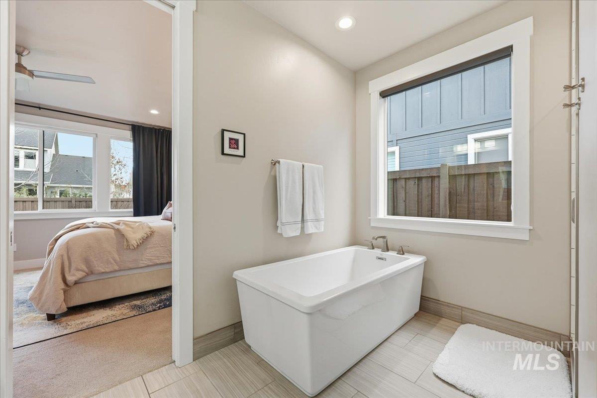4240 W Sunny Cove, Meridian, Idaho 83646, 4 Bedrooms, 2.5 Bathrooms, Residential For Sale, Price $799,500,MLS 98982409