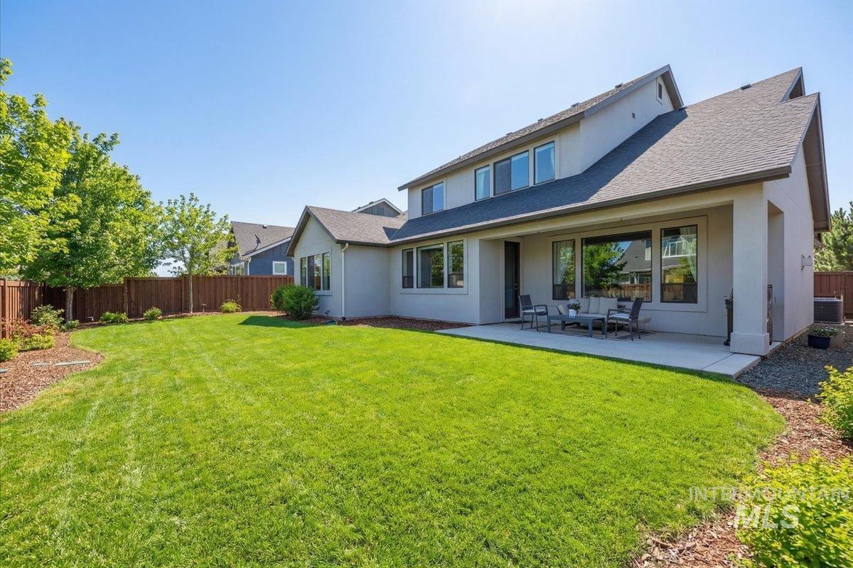 4240 W Sunny Cove, Meridian, Idaho 83646, 4 Bedrooms, 2.5 Bathrooms, Residential For Sale, Price $799,500,MLS 98982409
