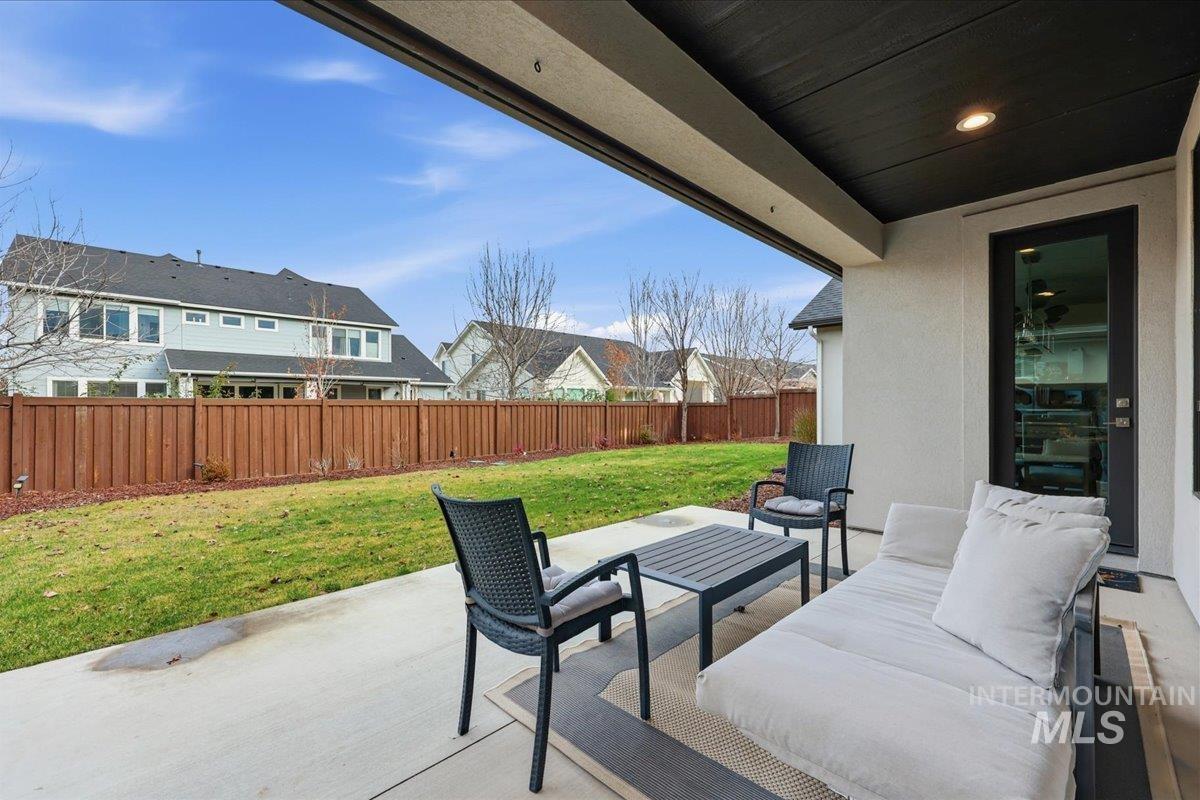4240 W Sunny Cove, Meridian, Idaho 83646, 4 Bedrooms, 2.5 Bathrooms, Residential For Sale, Price $799,500,MLS 98982409