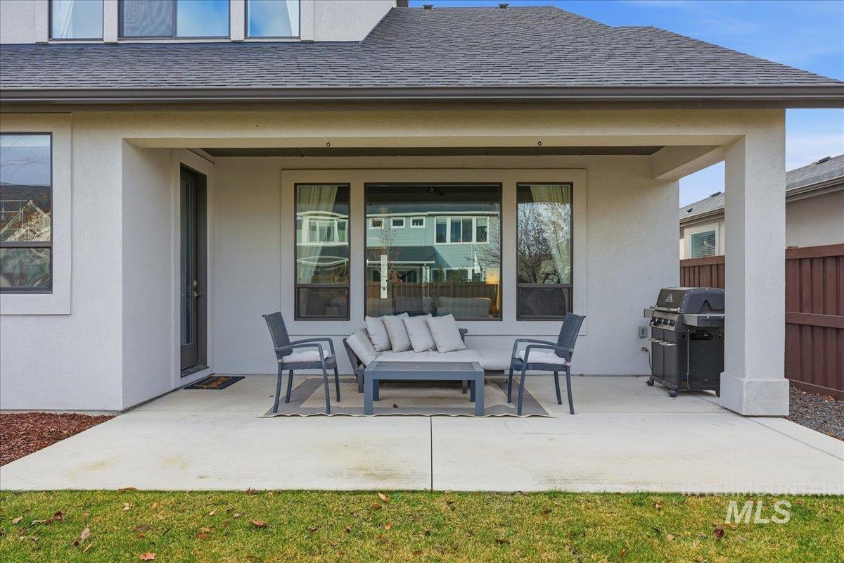 4240 W Sunny Cove, Meridian, Idaho 83646, 4 Bedrooms, 2.5 Bathrooms, Residential For Sale, Price $799,500,MLS 98982409