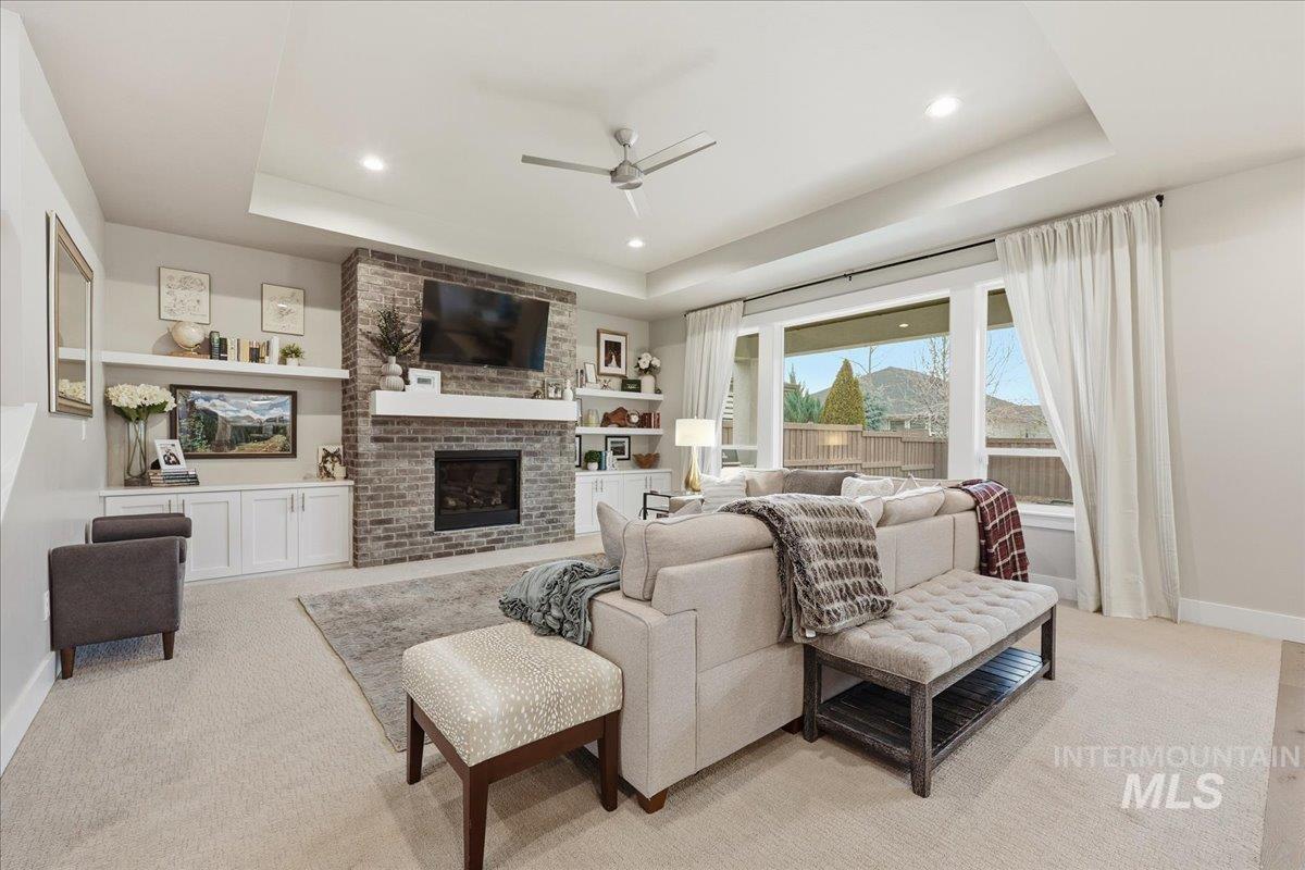 4240 W Sunny Cove, Meridian, Idaho 83646, 4 Bedrooms, 2.5 Bathrooms, Residential For Sale, Price $799,500,MLS 98982409