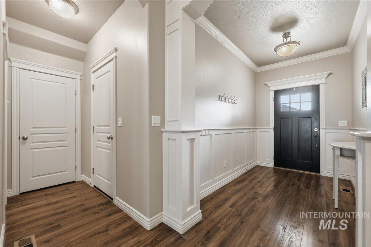 9508 W Ringle Creek St, Star, Idaho 83669, 4 Bedrooms, 3 Bathrooms, Residential For Sale, Price $709,900,MLS 98982411