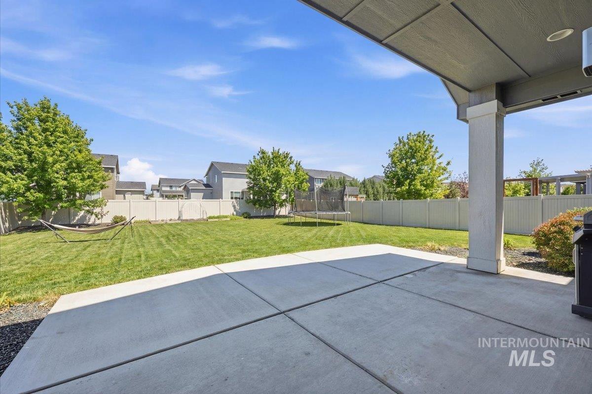 9508 W Ringle Creek St, Star, Idaho 83669, 4 Bedrooms, 3 Bathrooms, Residential For Sale, Price $709,900,MLS 98982411