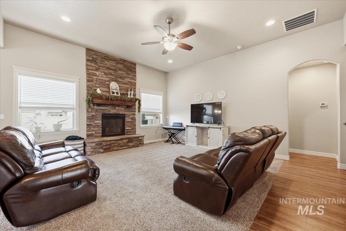 9508 W Ringle Creek St, Star, Idaho 83669, 4 Bedrooms, 3 Bathrooms, Residential For Sale, Price $709,900,MLS 98982411