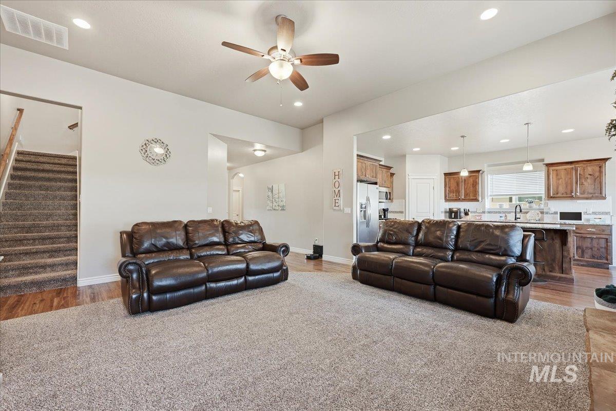 9508 W Ringle Creek St, Star, Idaho 83669, 4 Bedrooms, 3 Bathrooms, Residential For Sale, Price $709,900,MLS 98982411