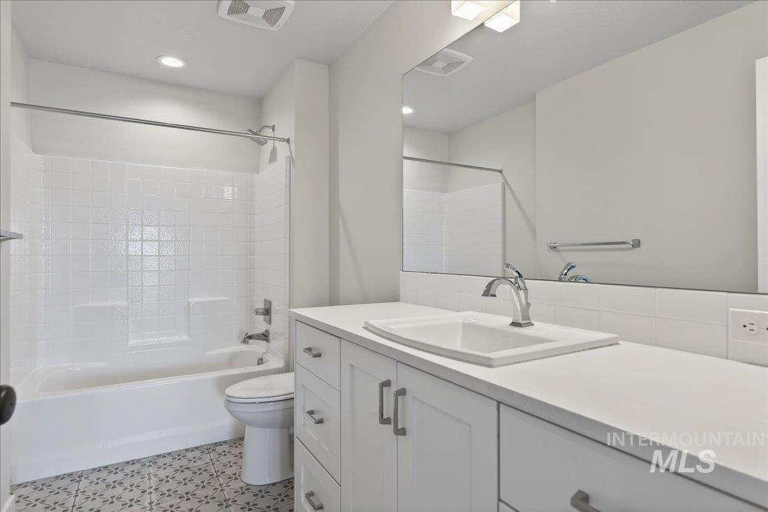 604 S Rivermist Ave, Star, Idaho 83669, 5 Bedrooms, 3.5 Bathrooms, Residential For Sale, Price $1,100,000, 98982416