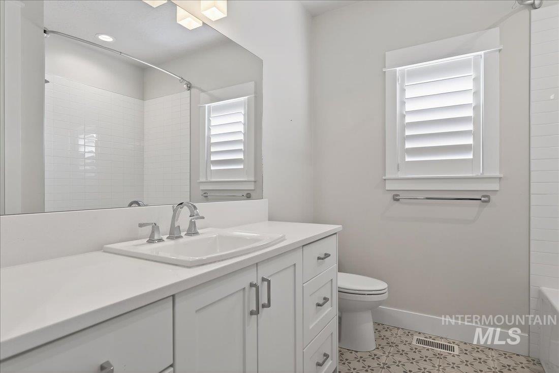 604 S Rivermist Ave, Star, Idaho 83669, 5 Bedrooms, 3.5 Bathrooms, Residential For Sale, Price $1,100,000, 98982416