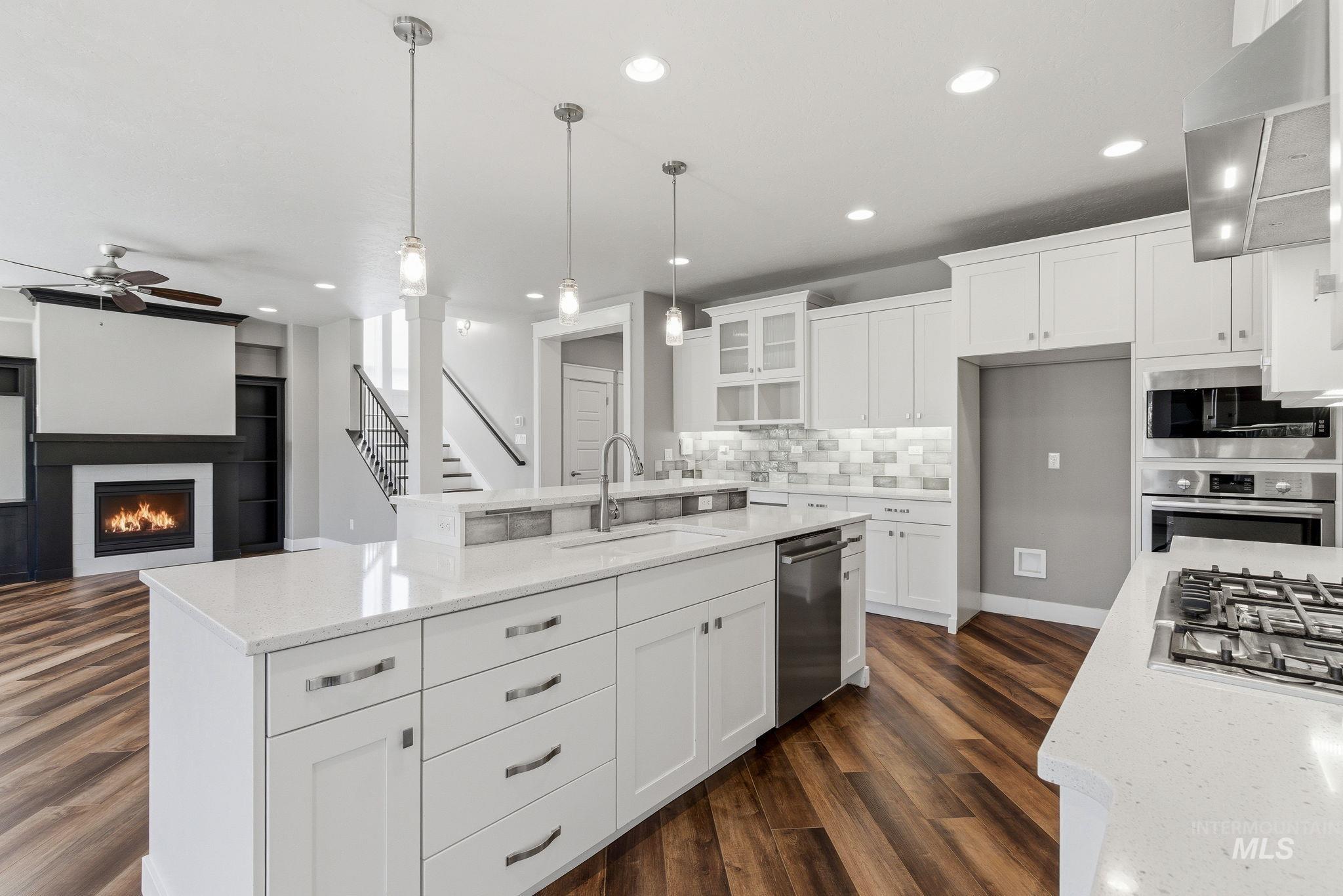 5756 N Vicenza Ave, Meridian, Idaho 83646, 5 Bedrooms, 4.5 Bathrooms, Residential For Sale, Price $974,990, 98982423