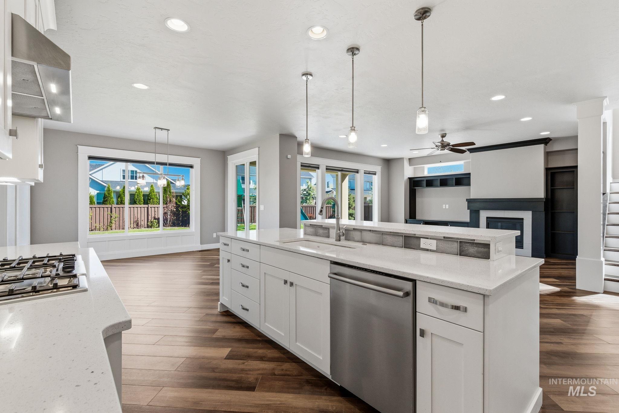 5756 N Vicenza Ave, Meridian, Idaho 83646, 5 Bedrooms, 4.5 Bathrooms, Residential For Sale, Price $974,990, 98982423