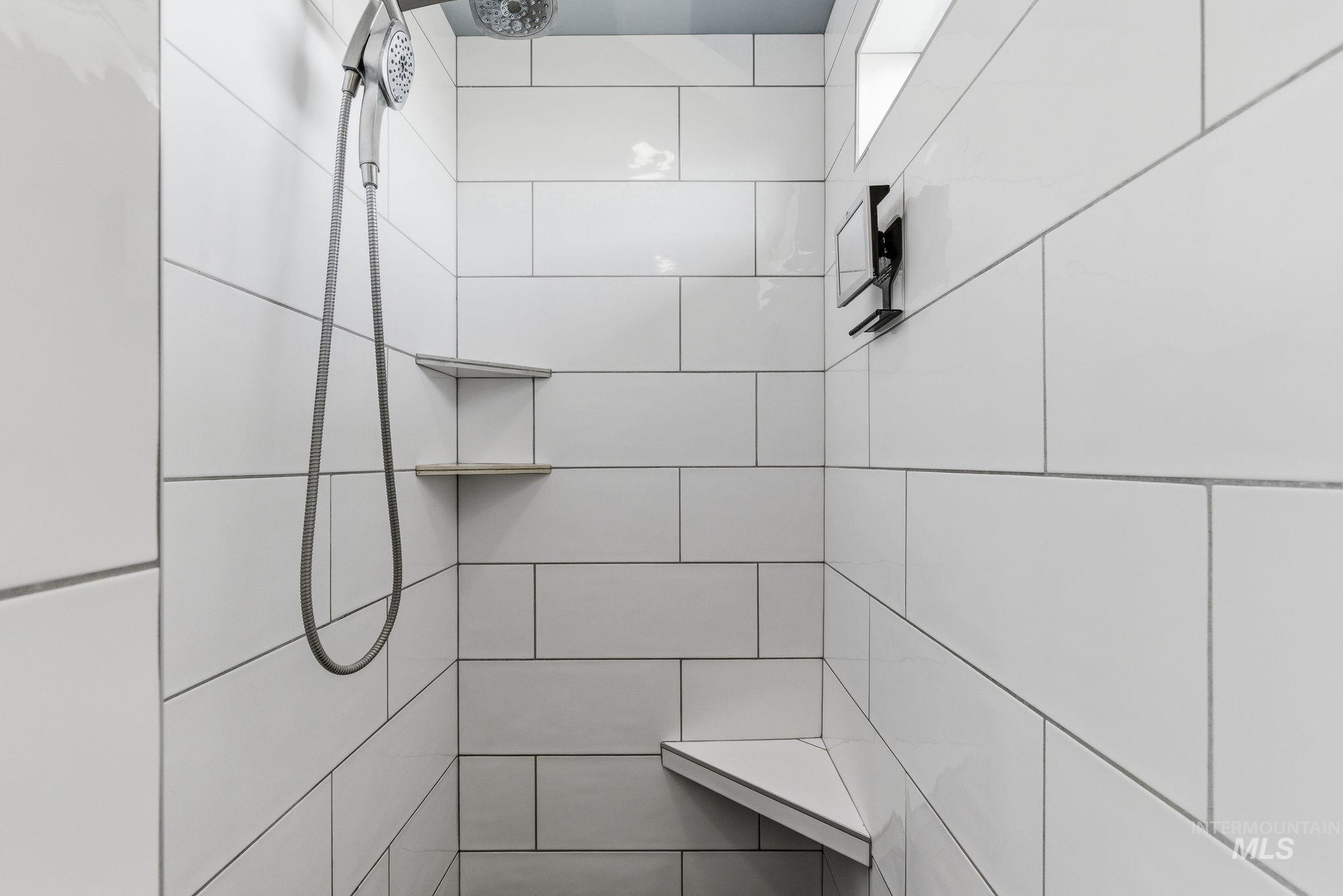 5756 N Vicenza Ave, Meridian, Idaho 83646, 5 Bedrooms, 4.5 Bathrooms, Residential For Sale, Price $974,990, 98982423