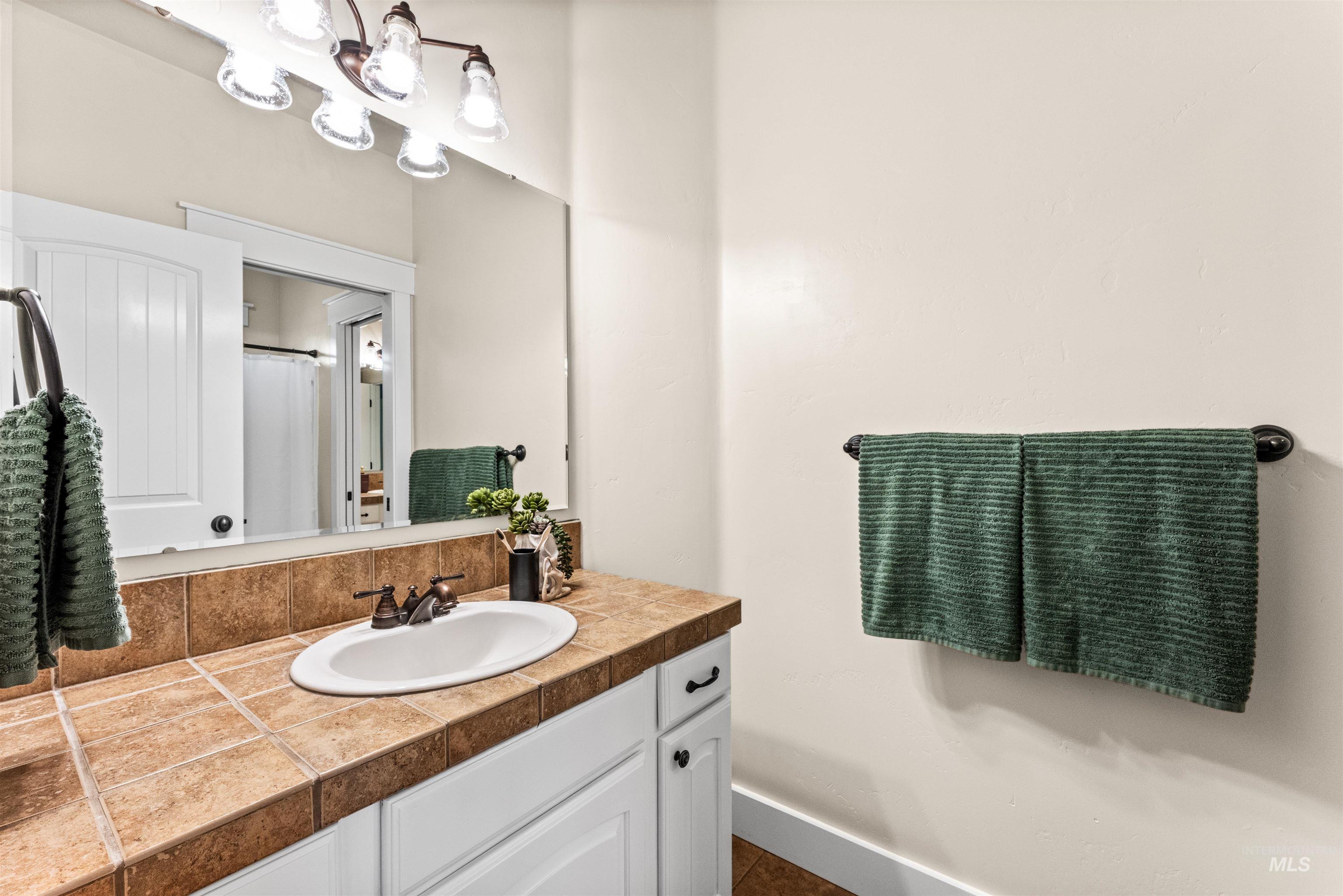 1177 E Riversong Dr., Eagle, Idaho 83616, 5 Bedrooms, 5 Bathrooms, Residential For Sale, Price $1,349,500, 98982426