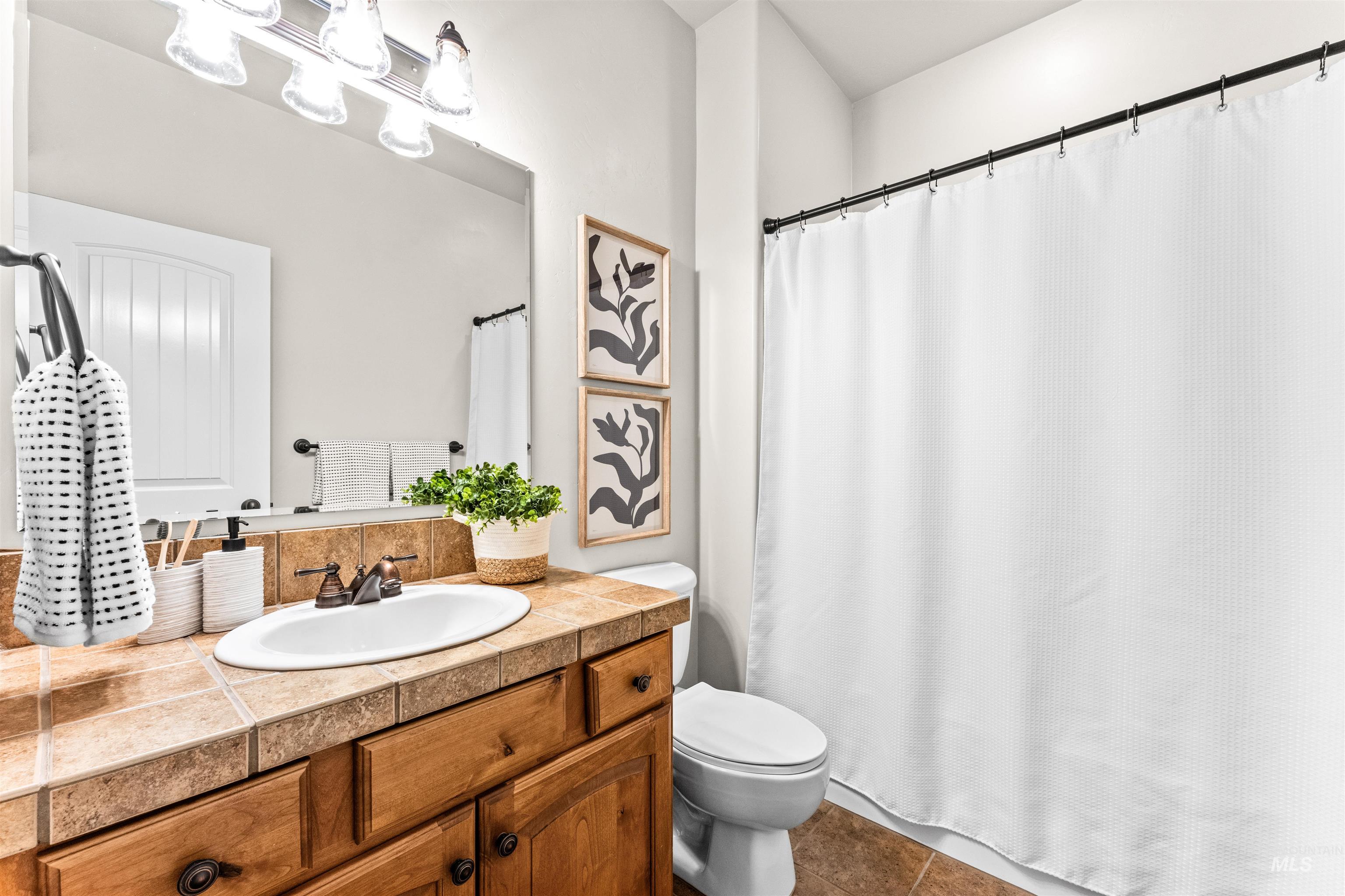 1177 E Riversong Dr., Eagle, Idaho 83616, 5 Bedrooms, 5 Bathrooms, Residential For Sale, Price $1,349,500, 98982426