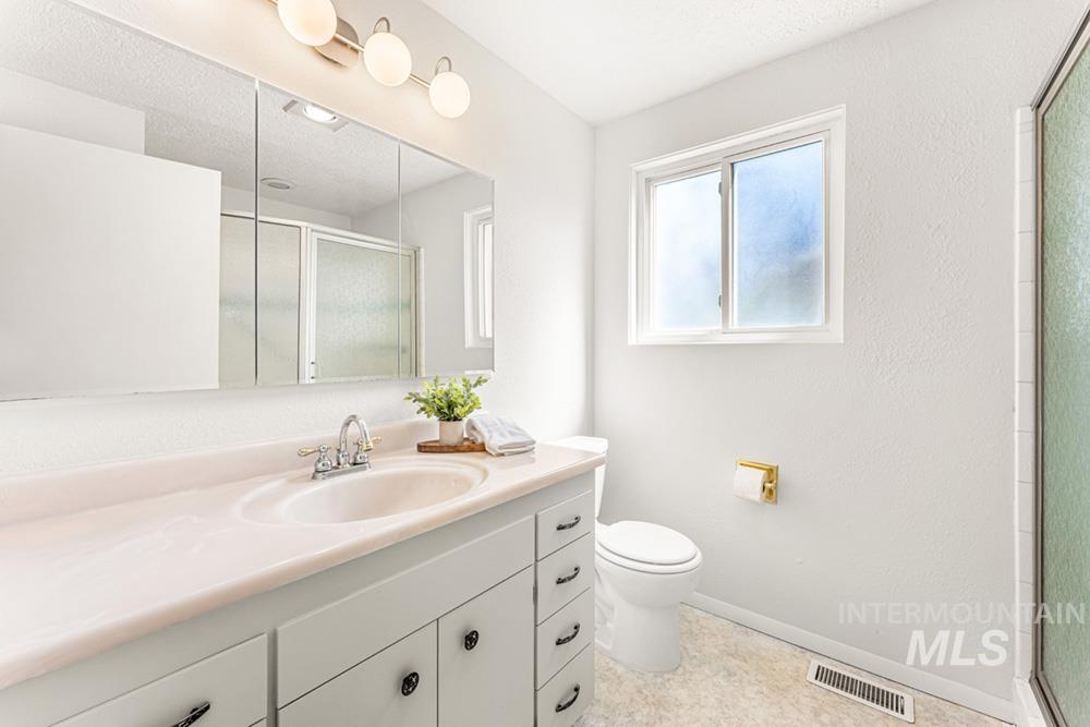 9625 W Halstead Dr, Boise, Idaho 83704, 3 Bedrooms, 2.5 Bathrooms, Residential For Sale, Price $699,000, 98982432