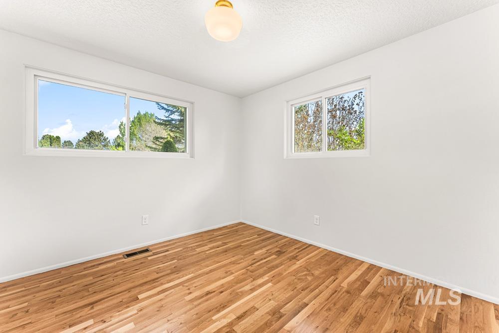 9625 W Halstead Dr, Boise, Idaho 83704, 3 Bedrooms, 2.5 Bathrooms, Residential For Sale, Price $699,000, 98982432